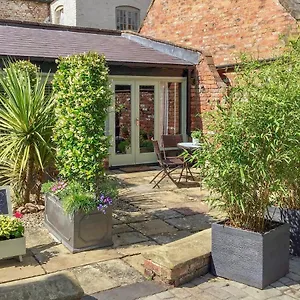  Holiday home The The Coach House United Kingdom